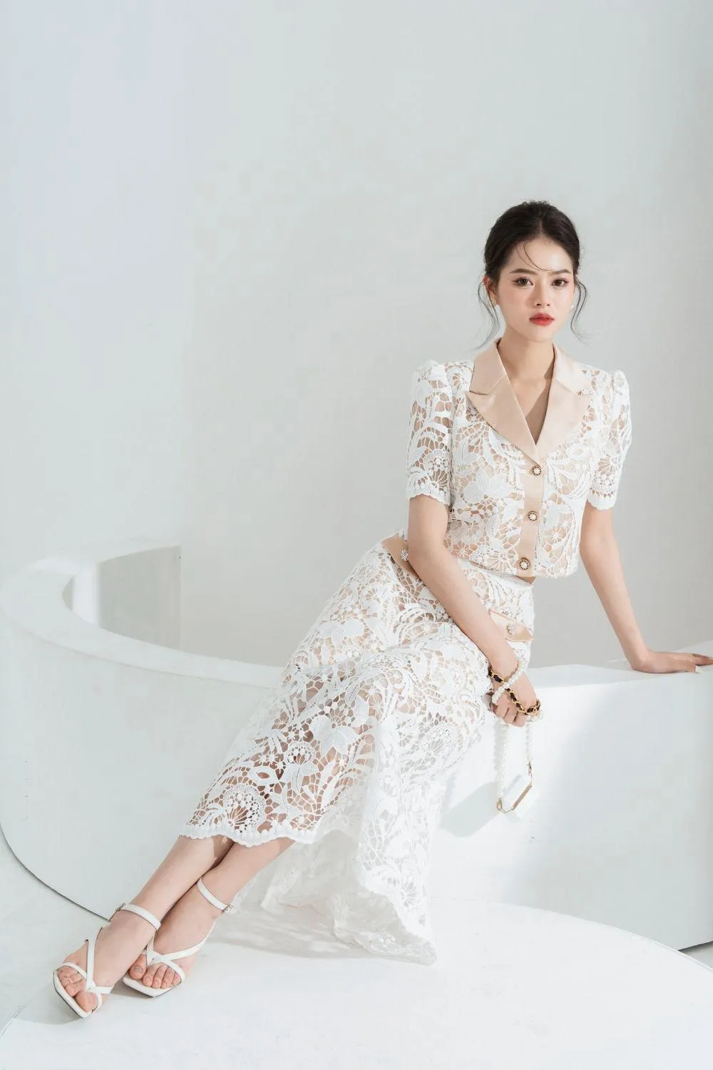Jenny Cropped Peak Lapel Lace Shirt