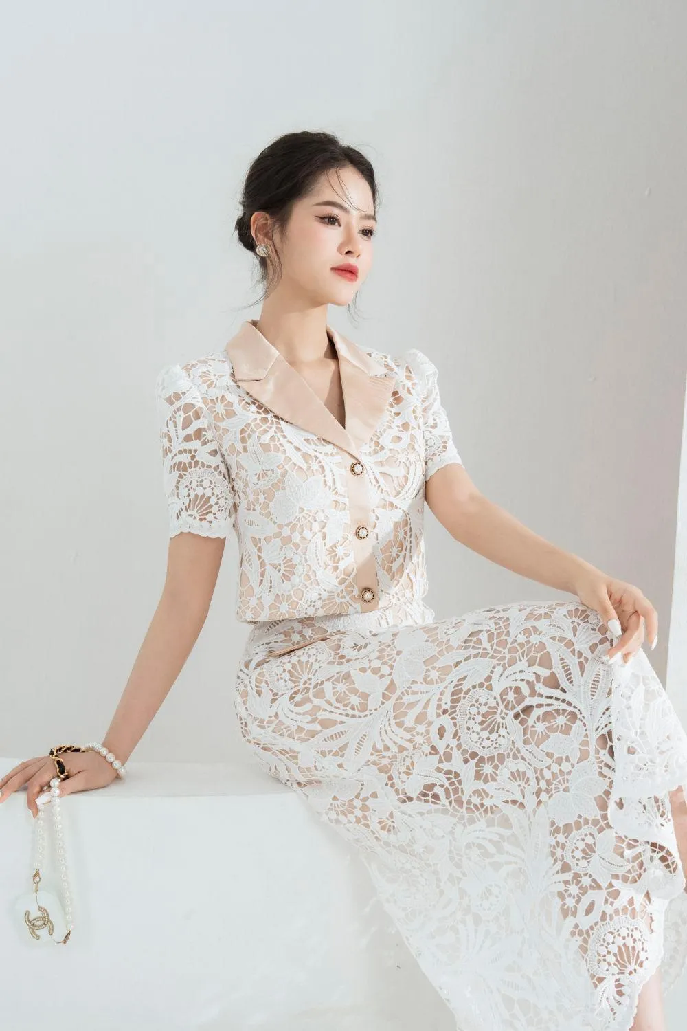 Jenny Cropped Peak Lapel Lace Shirt