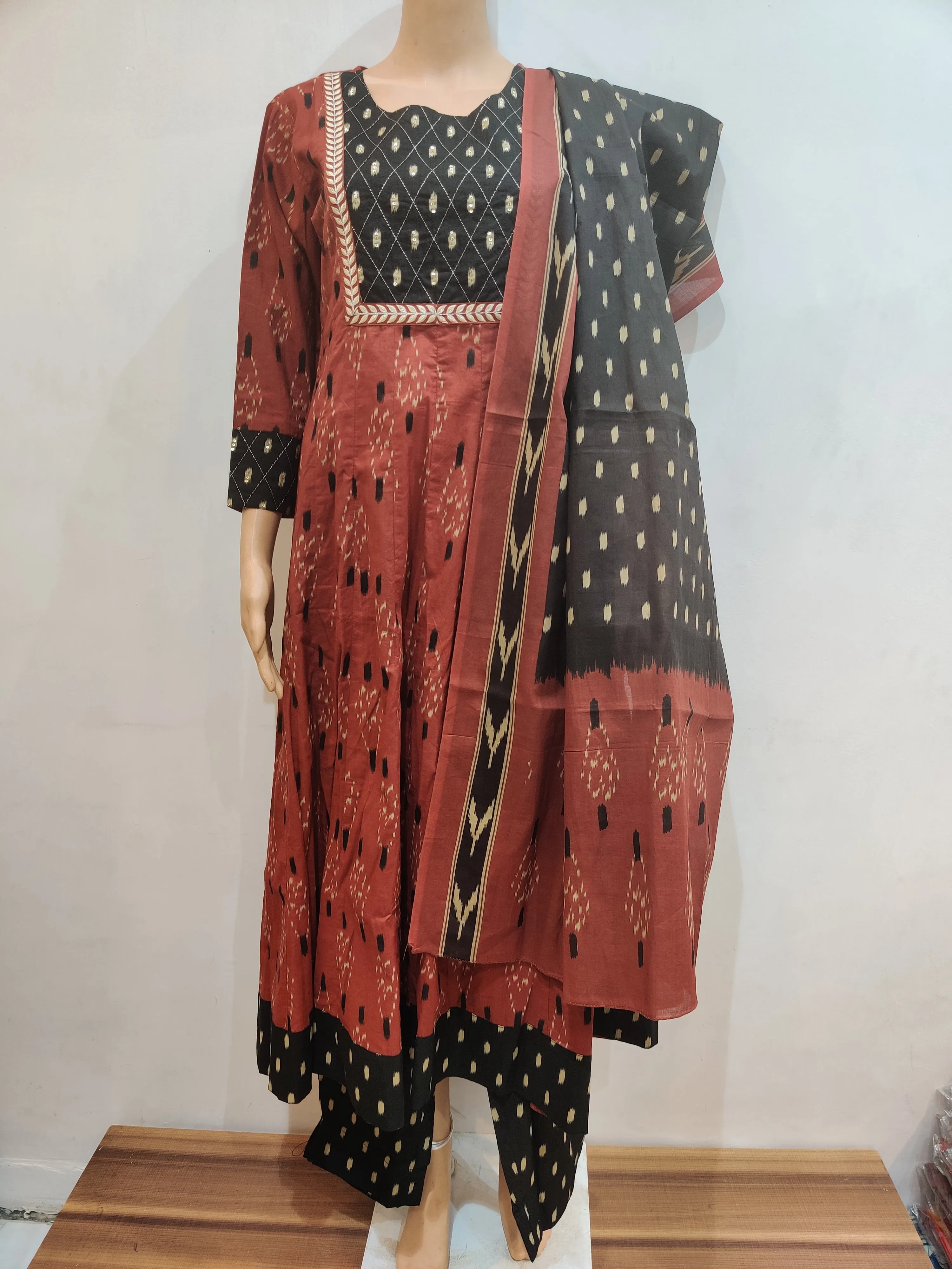 Lily of the Valley Kurti pant with dupatta set